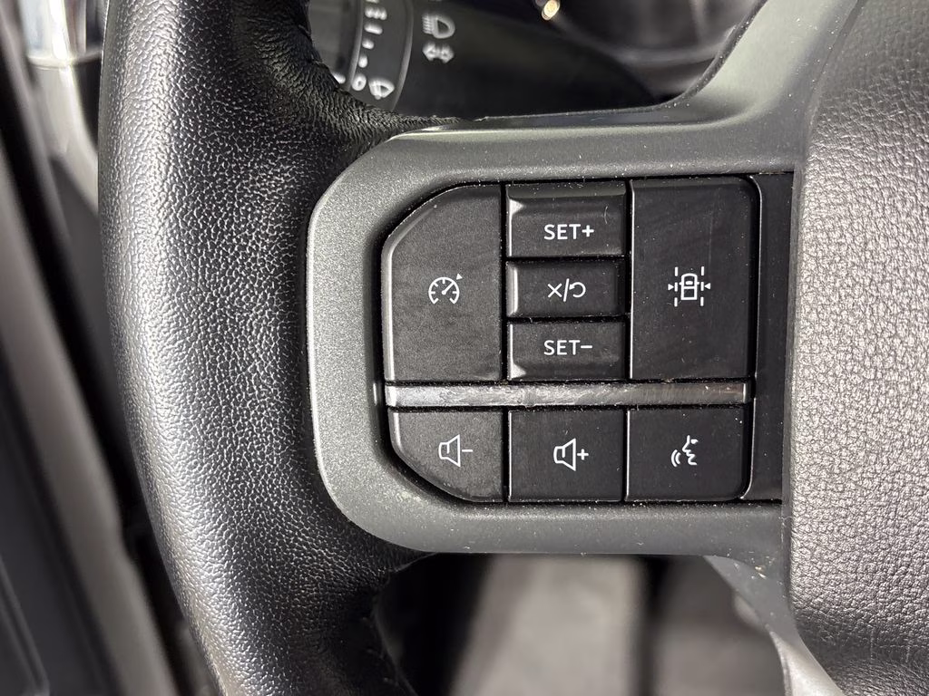 2022 Oxford White Ford F-150 XLT 4X4 Truck
