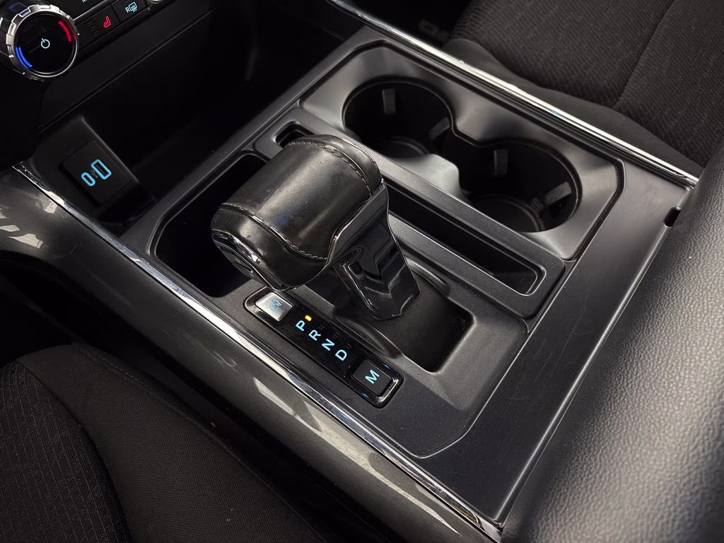 2022 Oxford White Ford F-150 XLT 4X4 Truck