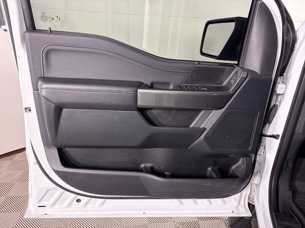 2022 Oxford White Ford F-150 XLT 4X4 Truck