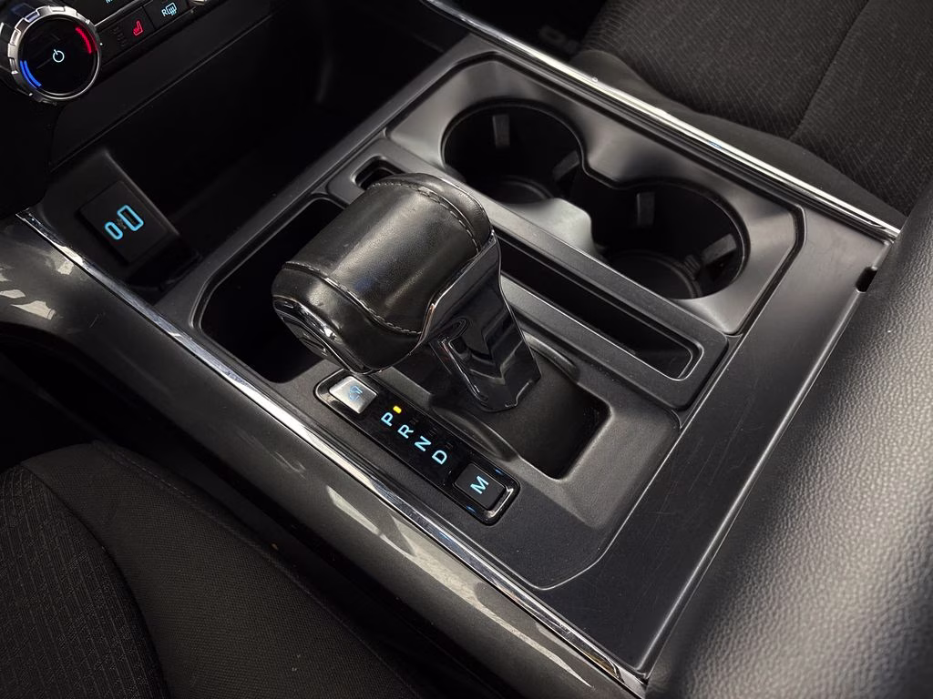 2022 Oxford White Ford F-150 XLT 4X4 Truck