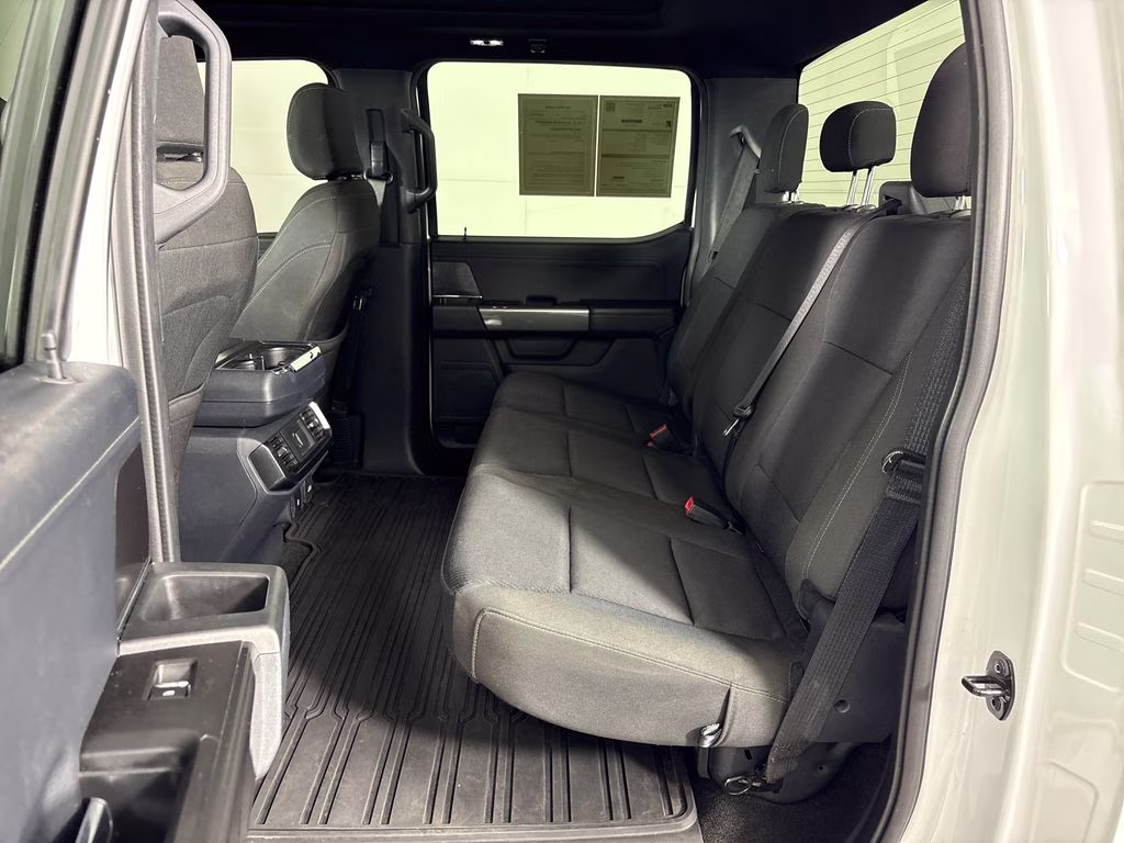 2022 Oxford White Ford F-150 XLT 4X4 Truck