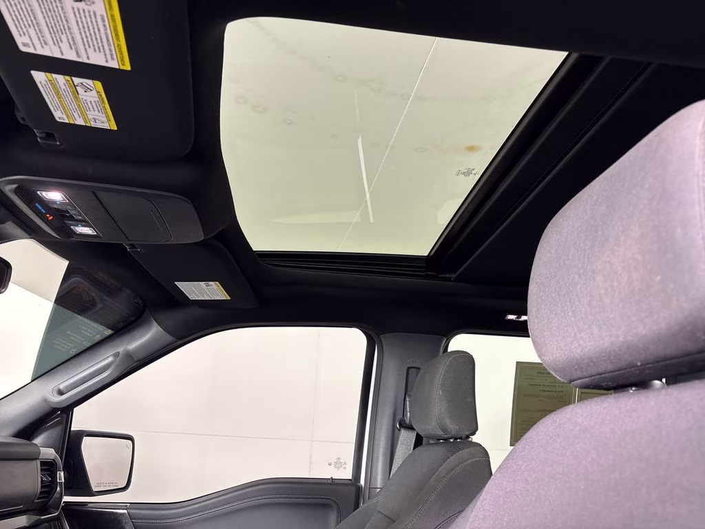 2022 Oxford White Ford F-150 XLT 4X4 Truck