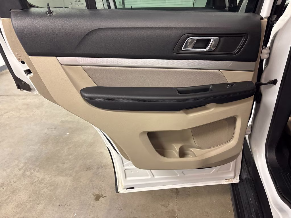 2018 Oxford White Ford Explorer Base 4X4 SUV