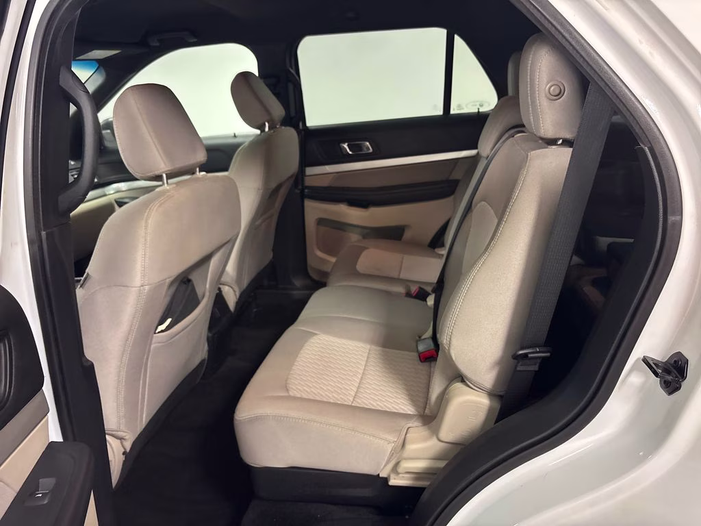2018 Oxford White Ford Explorer Base 4X4 SUV