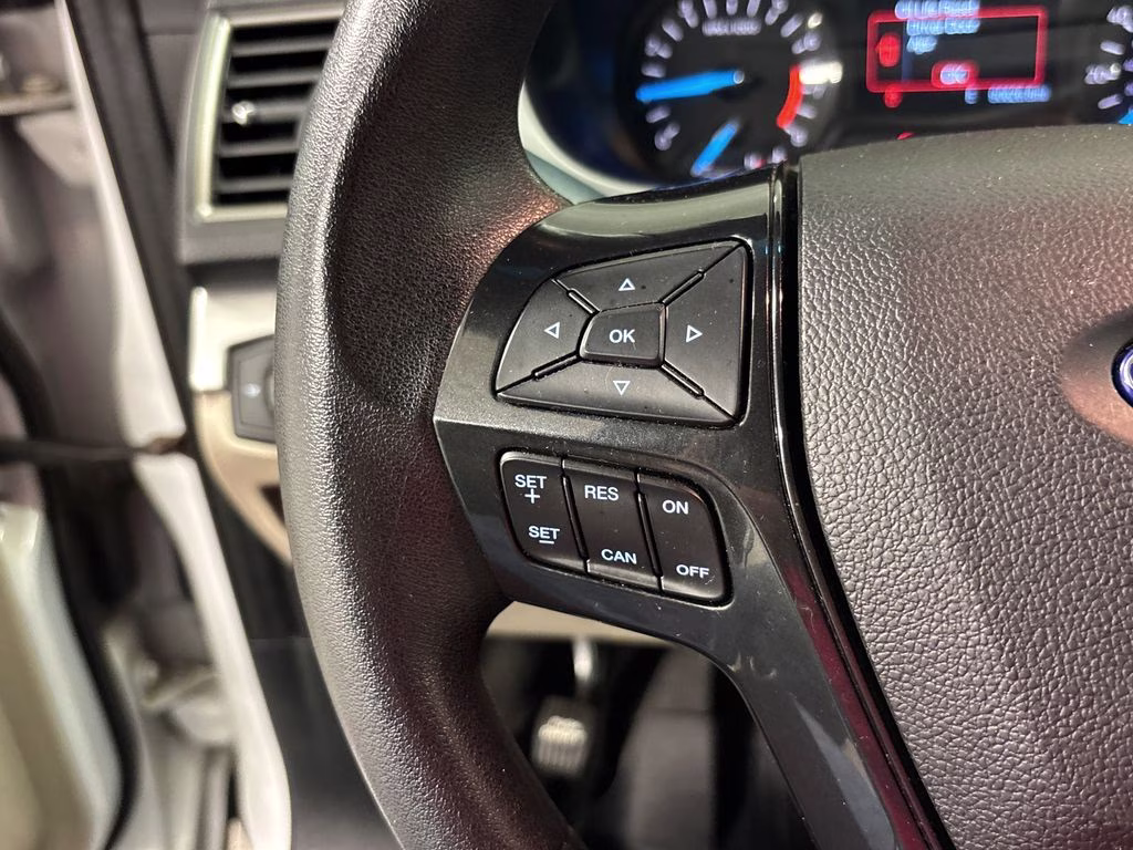 2018 Oxford White Ford Explorer Base 4X4 SUV