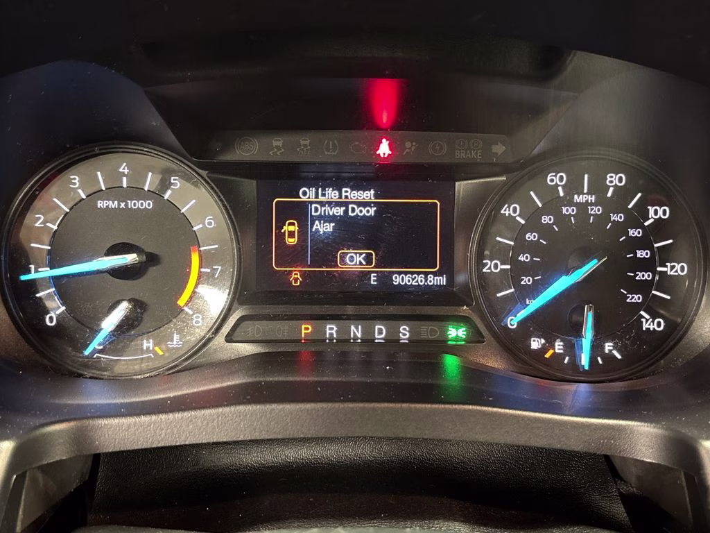 2018 Oxford White Ford Explorer Base 4X4 SUV