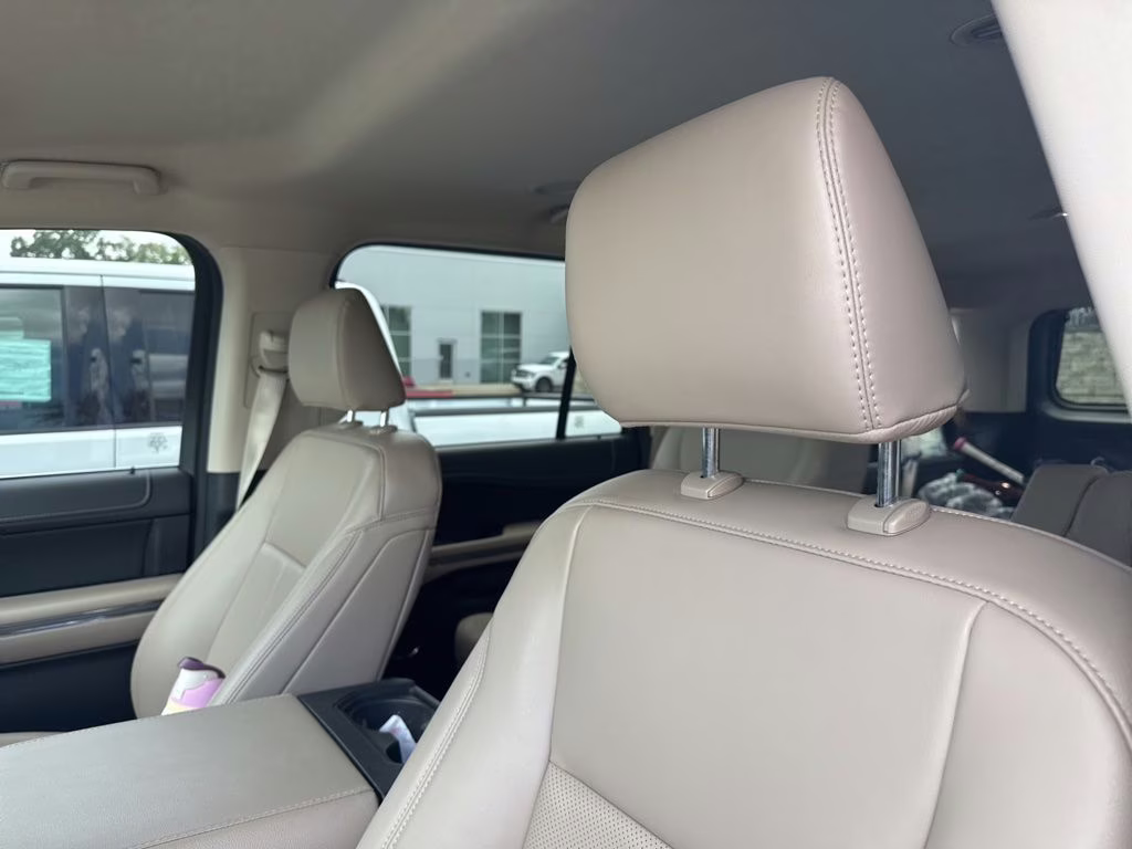 2023 Infinite Blue Metallic Tinted Clearcoat Ford Expedition Max XLT 4X4 SUV