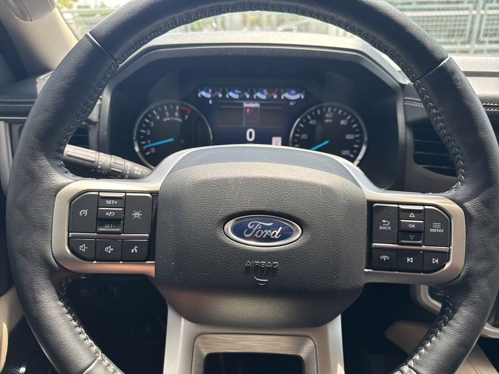 2023 Infinite Blue Metallic Tinted Clearcoat Ford Expedition Max XLT 4X4 SUV