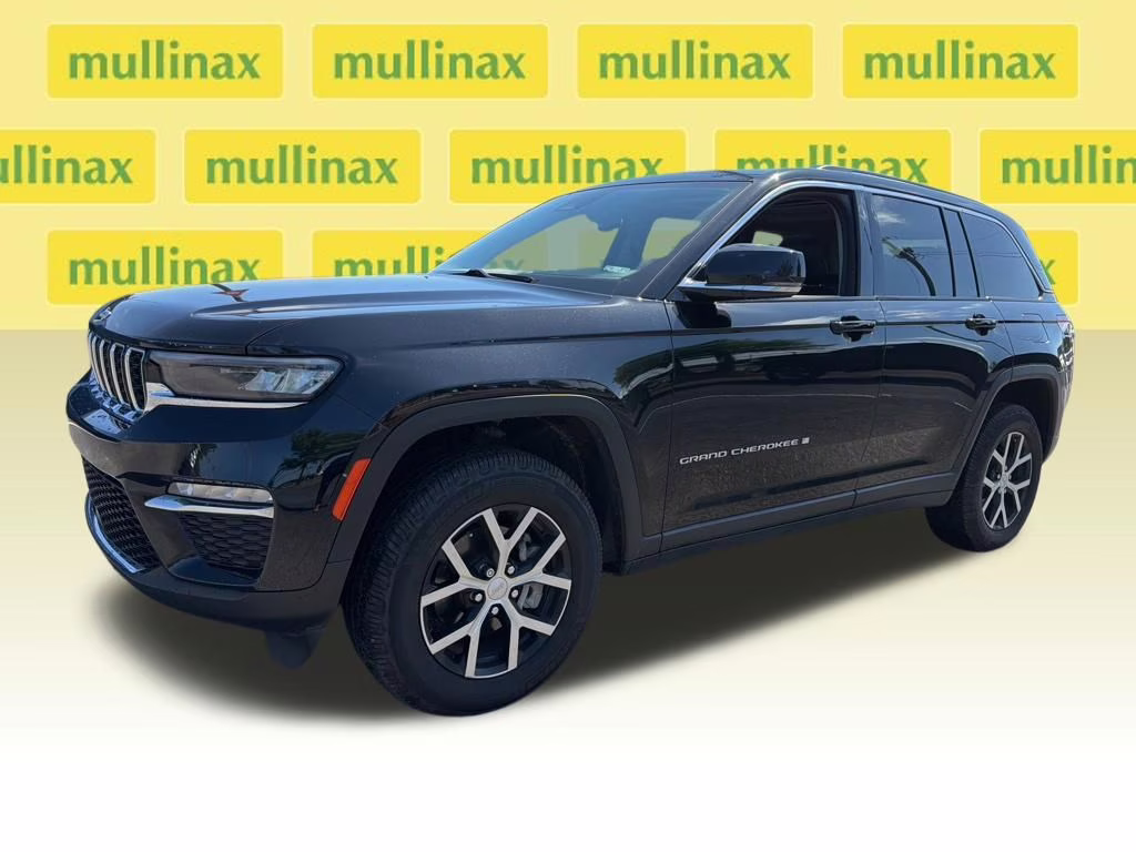 2023 Diamond Black Crystal Pearlcoat Jeep Grand Cherokee Limited RWD SUV