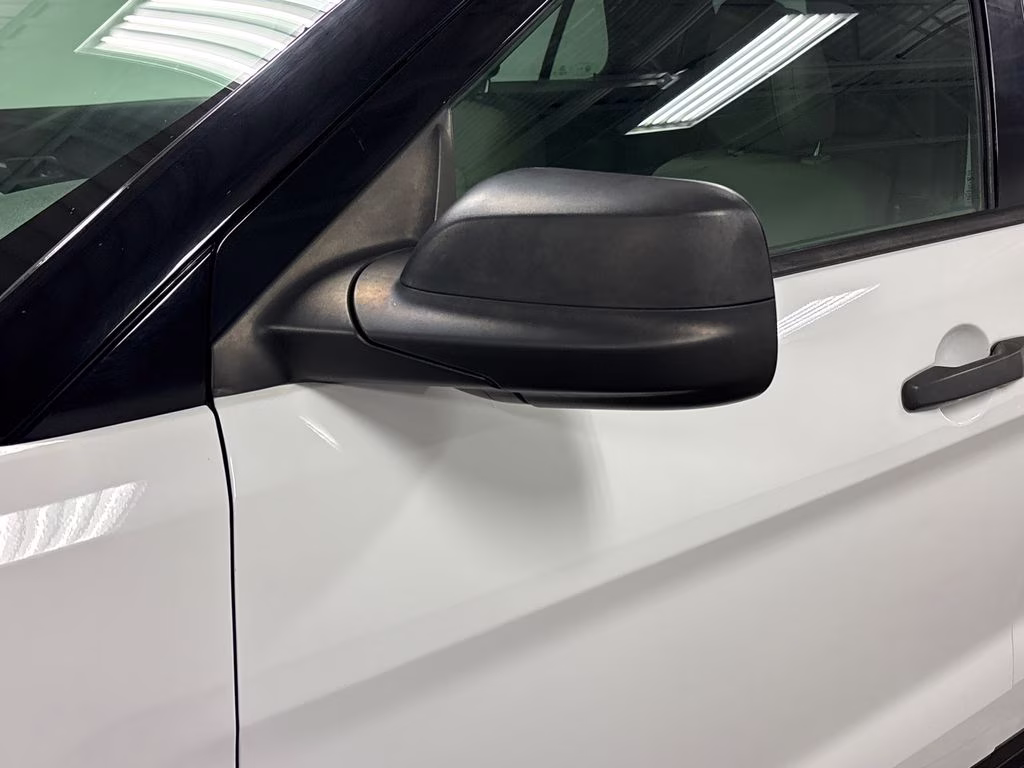 2018 Oxford White Ford Explorer Base 4X4 SUV