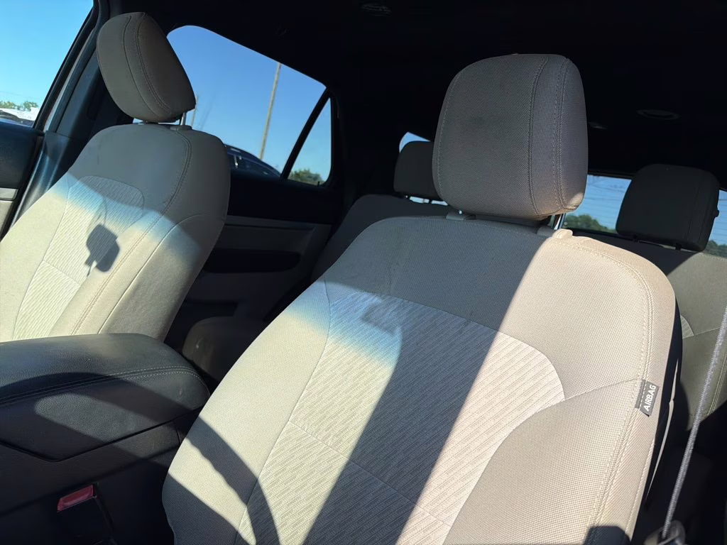 2018 Oxford White Ford Explorer Base 4X4 SUV