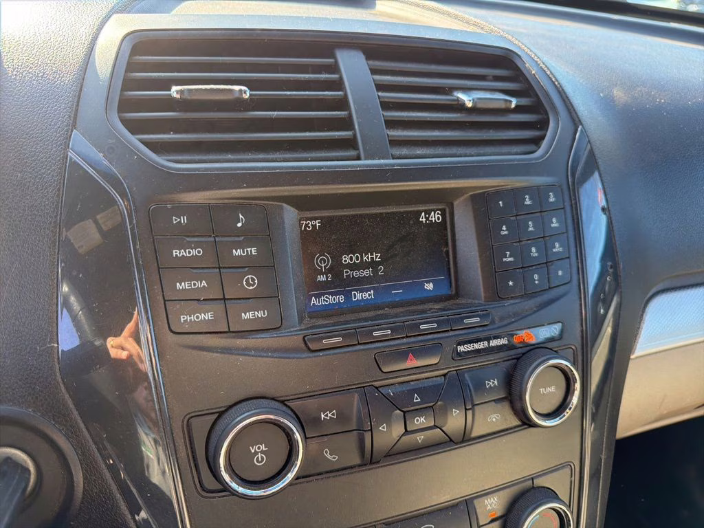 2018 Oxford White Ford Explorer Base 4X4 SUV