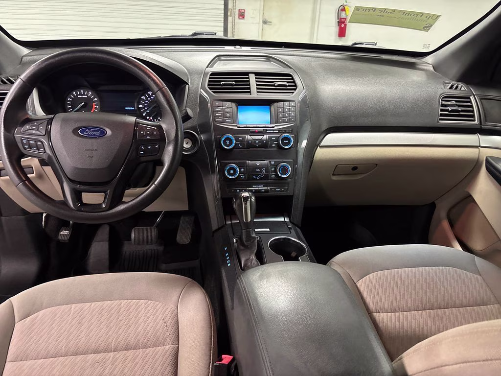 2018 Oxford White Ford Explorer Base 4X4 SUV