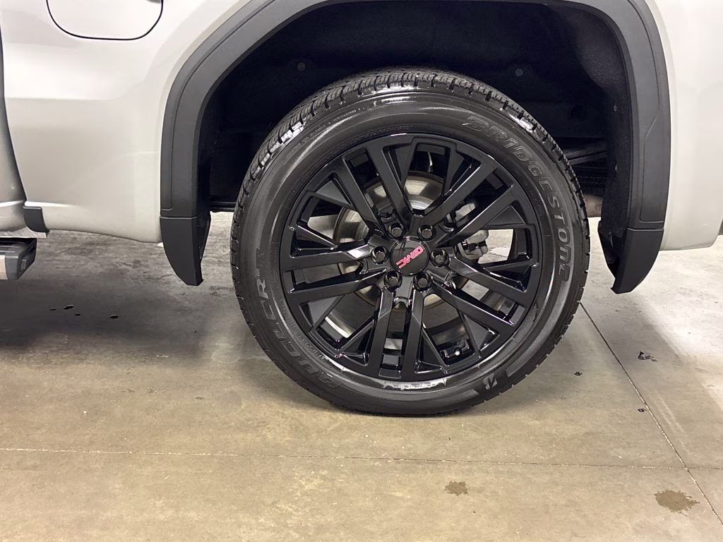 2022 Quicksilver Metallic GMC Sierra 1500 Denali 4X4 Truck