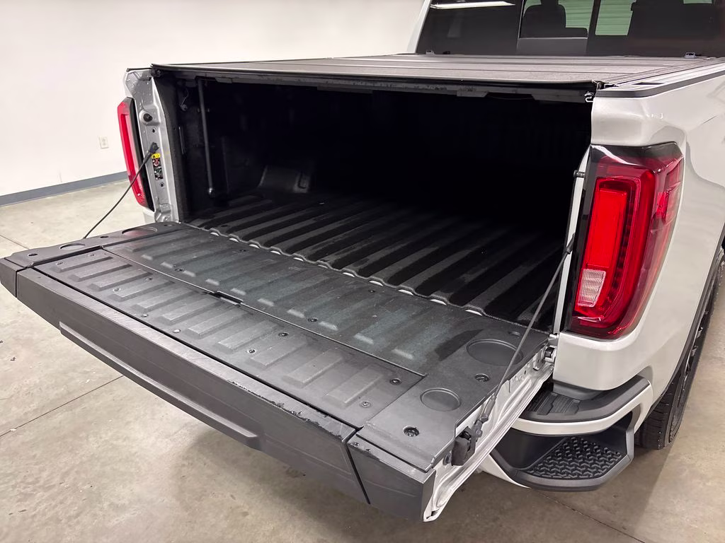 2022 Quicksilver Metallic GMC Sierra 1500 Denali 4X4 Truck