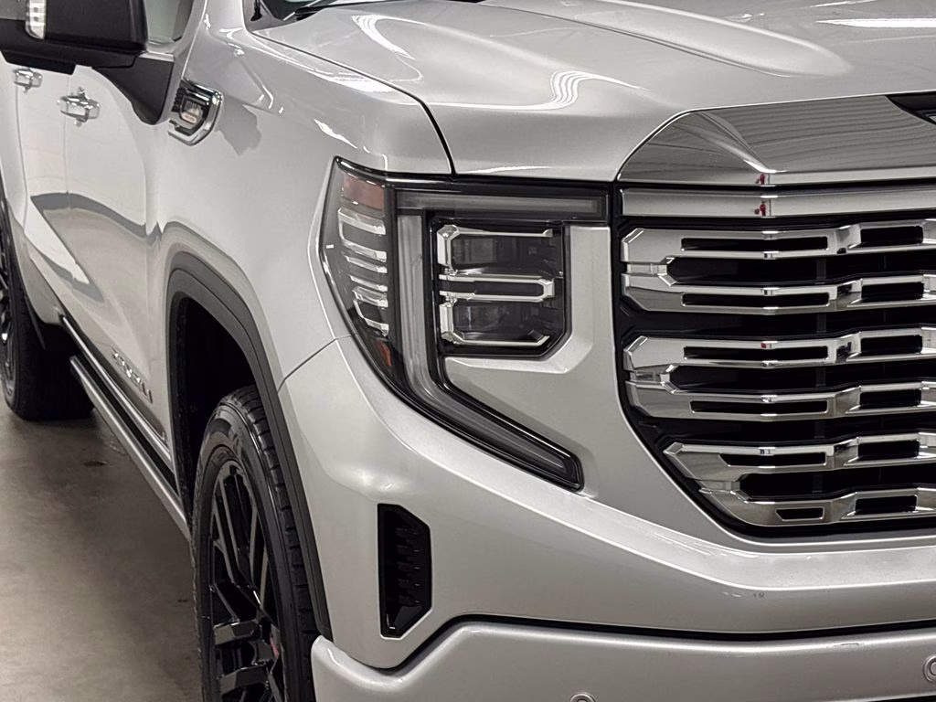 2022 Quicksilver Metallic GMC Sierra 1500 Denali 4X4 Truck