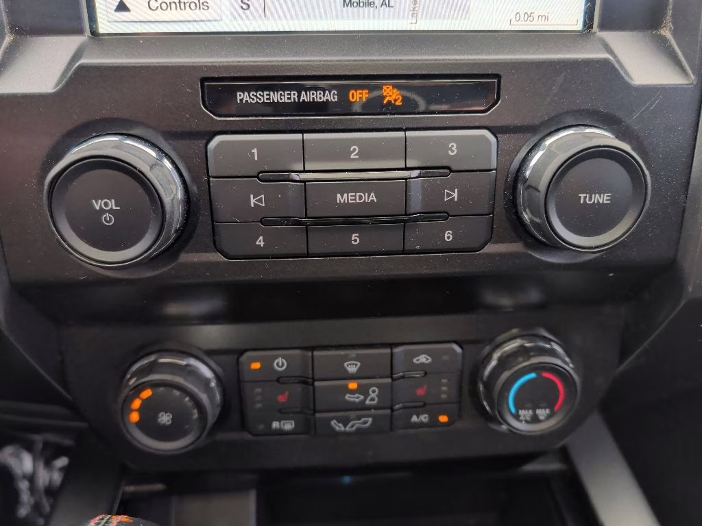 2019 Magma Red Metallic Ford F-150 XLT 4X4 Truck