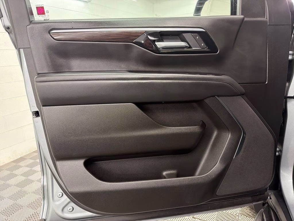 2025 Sterling Gray Metallic Chevrolet Tahoe LS RWD SUV