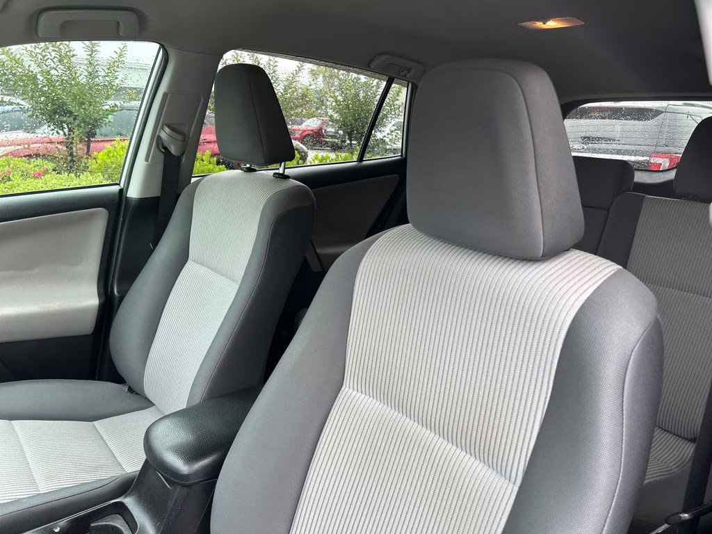 2015 Classic Silver Metallic Toyota RAV4 LE FWD SUV