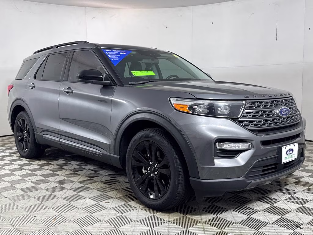 2023 Ford Explorer XLT RWD's photo