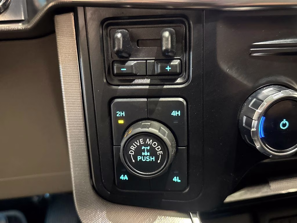 2024 Agate Black Metallic Ford F-150 Platinum 4X4 Truck