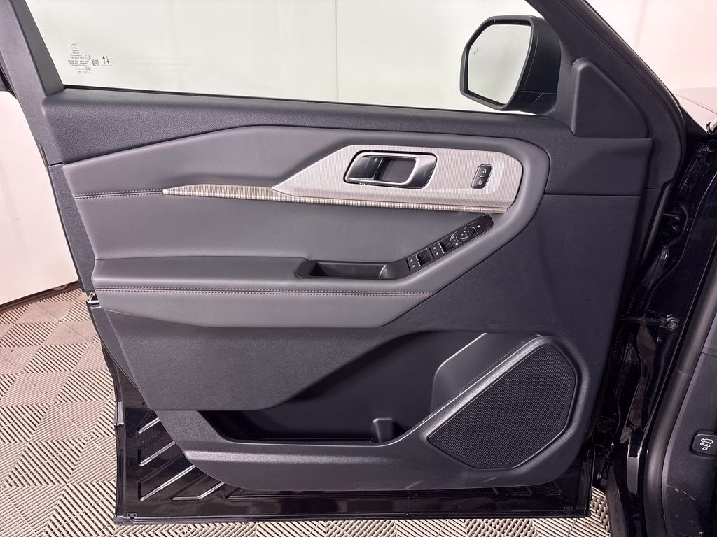 2026 Agate Black Metallic Ford Explorer Active RWD SUV