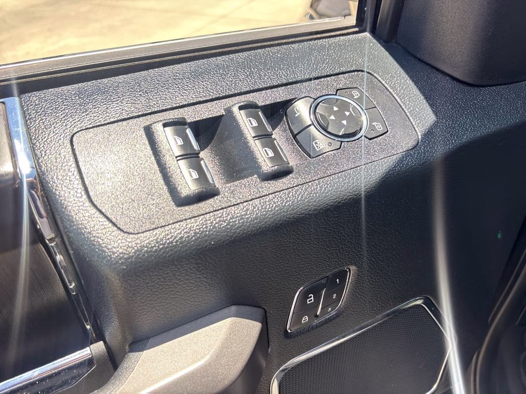 2019 Black Metallic Ford F-150 Platinum 4X4 Truck