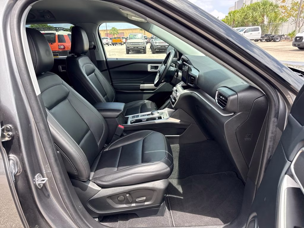 2024 Carbonized Gray Metallic Ford Explorer XLT RWD SUV