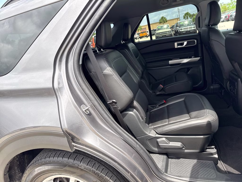 2024 Carbonized Gray Metallic Ford Explorer XLT RWD SUV
