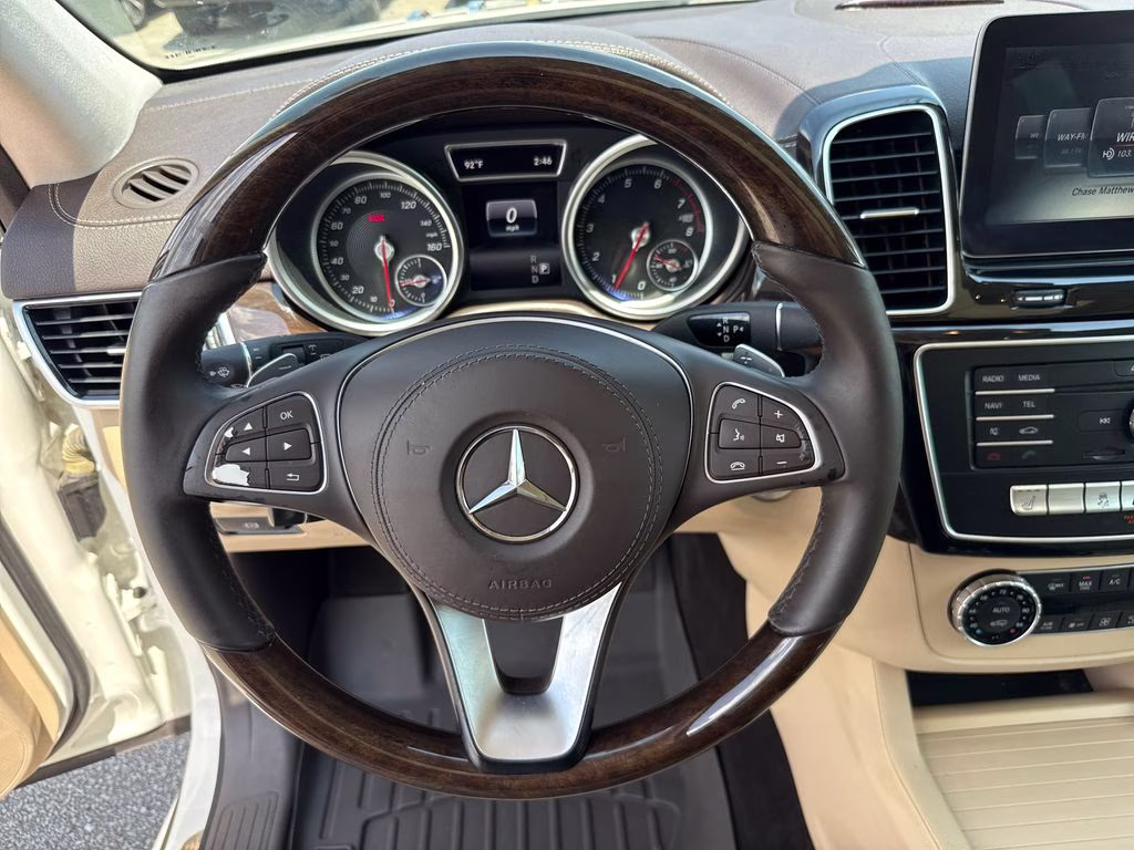 2017 designo Diamond White Metallic Mercedes-Benz GLS GLS 450 AWD SUV