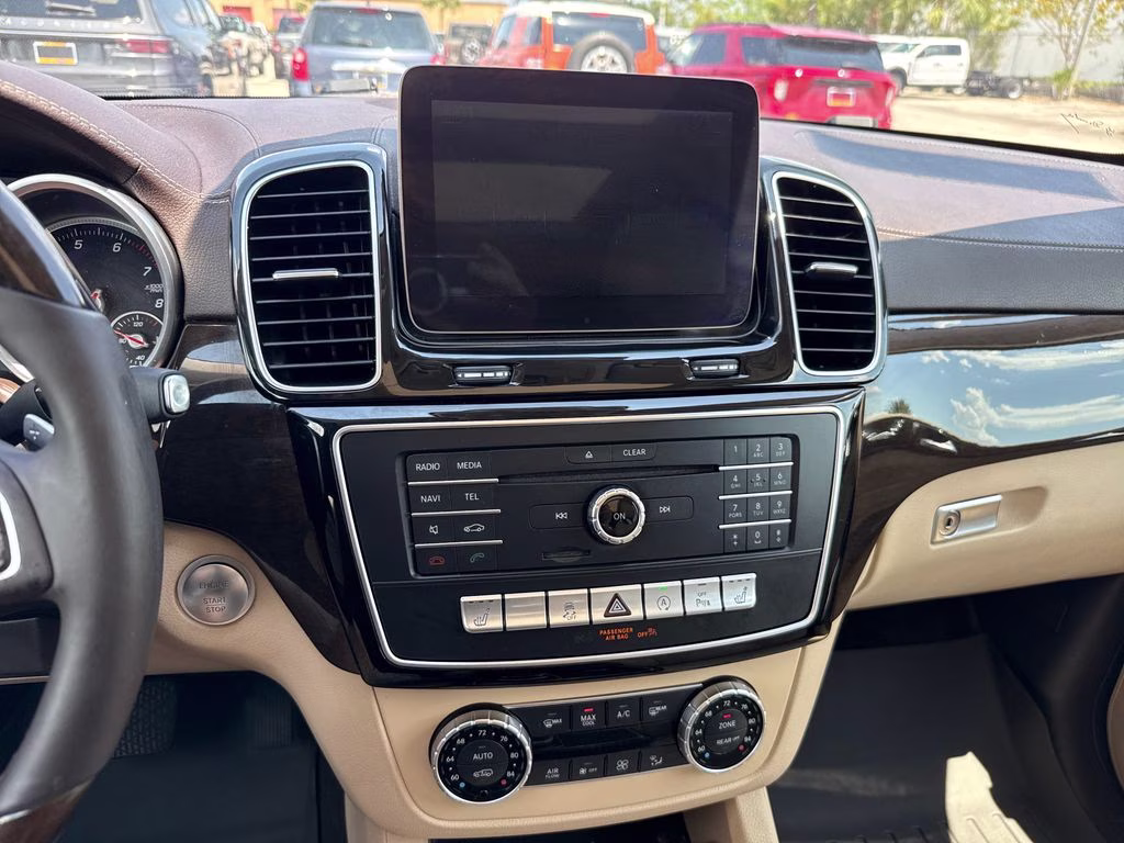 2017 designo Diamond White Metallic Mercedes-Benz GLS GLS 450 AWD SUV