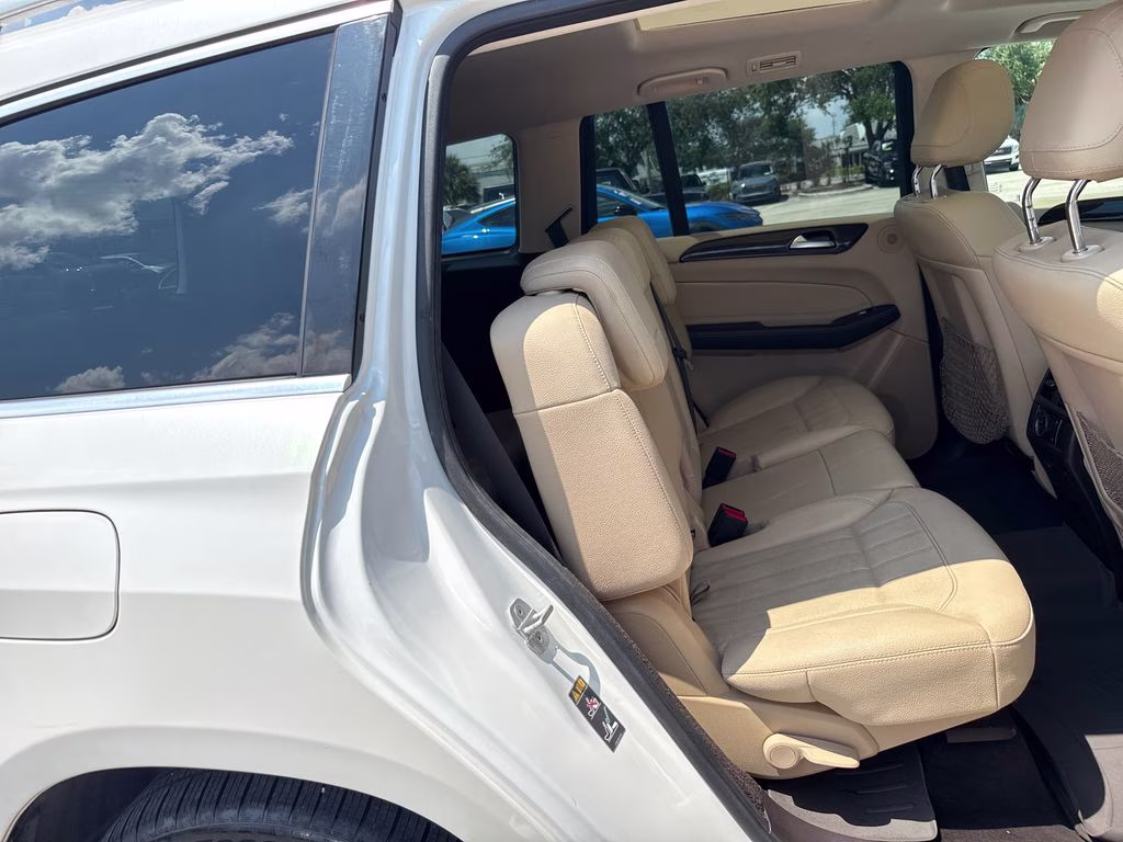 2017 designo Diamond White Metallic Mercedes-Benz GLS GLS 450 AWD SUV