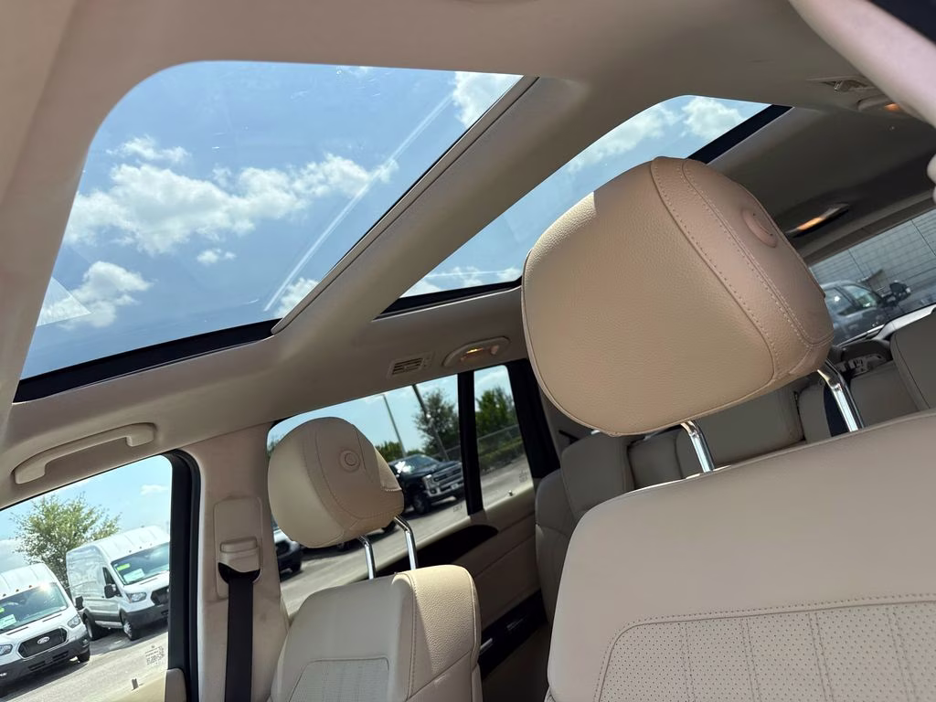 2017 designo Diamond White Metallic Mercedes-Benz GLS GLS 450 AWD SUV