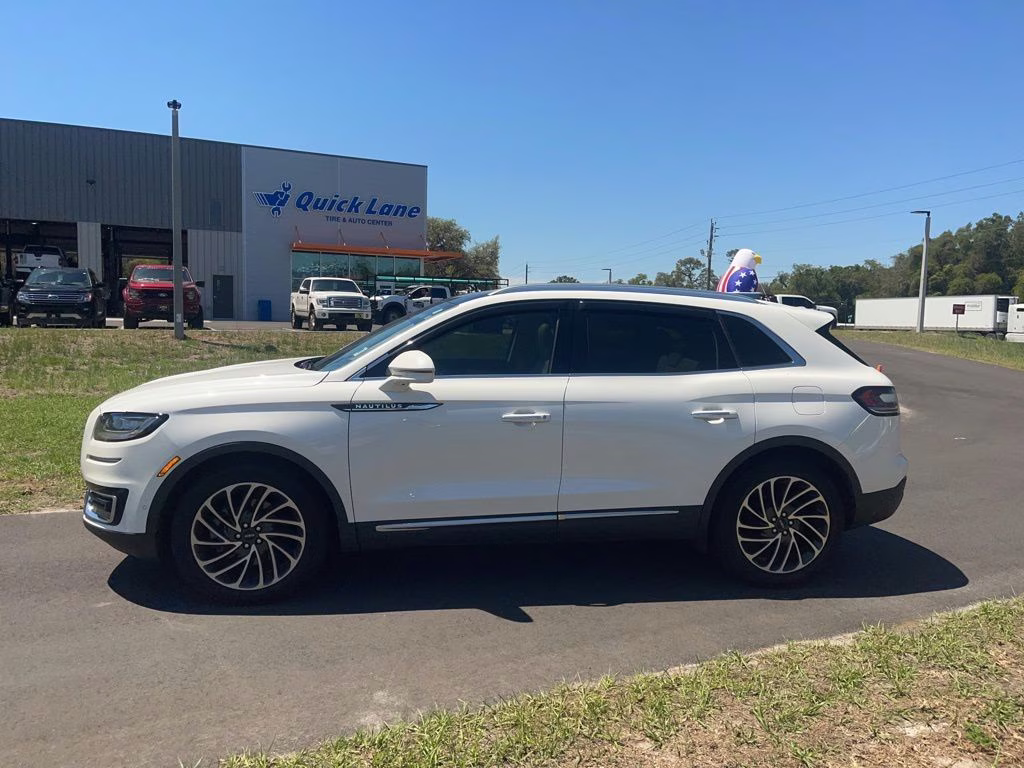 2020 White Lincoln Nautilus Reserve FWD SUV