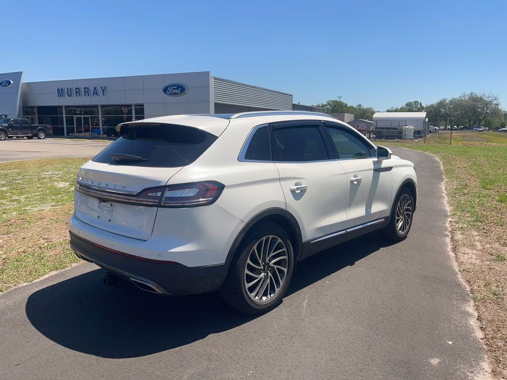 2020 White Lincoln Nautilus Reserve FWD SUV