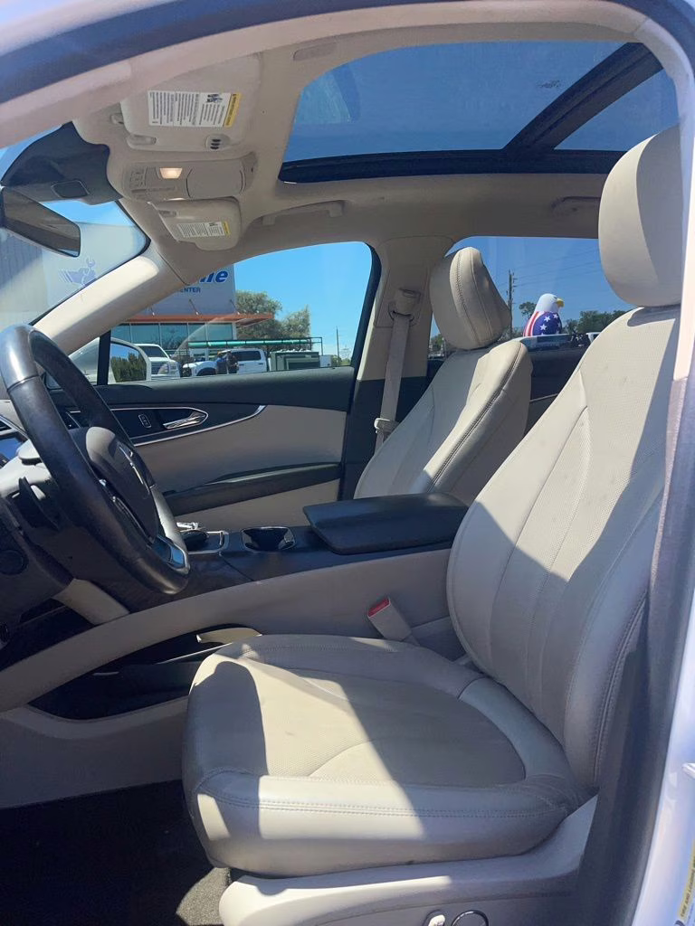 2020 White Lincoln Nautilus Reserve FWD SUV