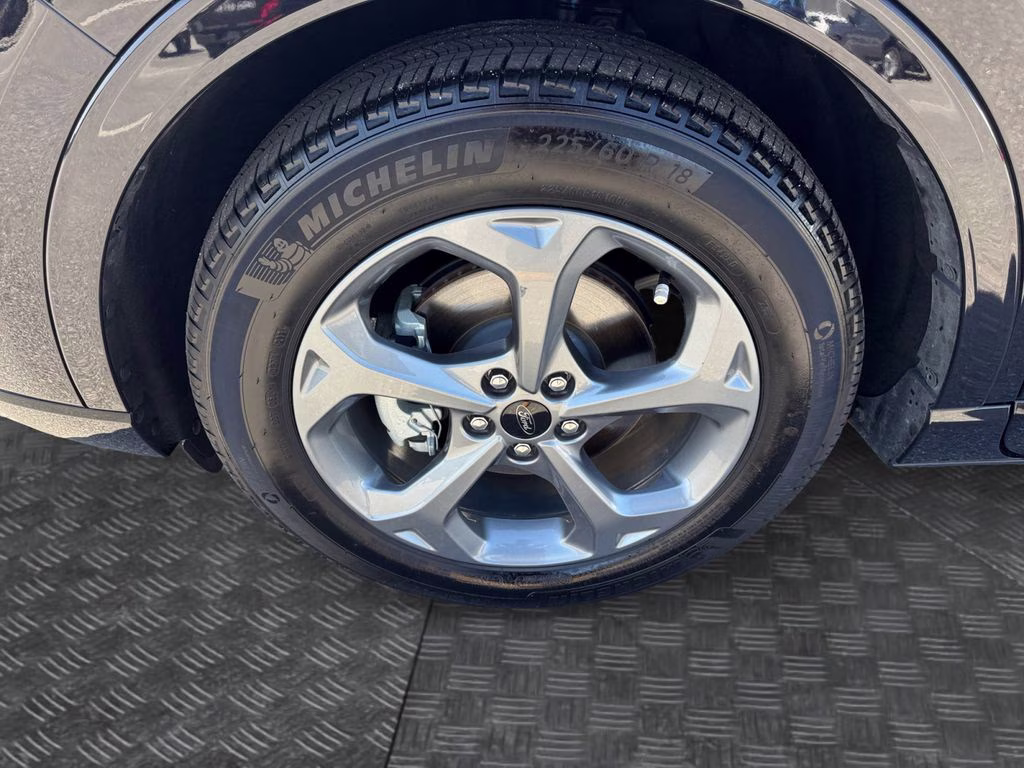 2024 Agate Black Metallic Ford Escape Hybrid ST-Line FWD SUV