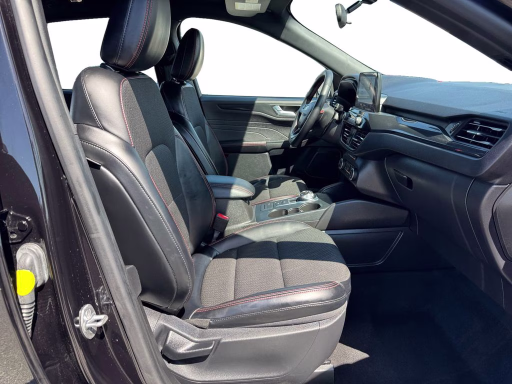 2024 Agate Black Metallic Ford Escape Hybrid ST-Line FWD SUV