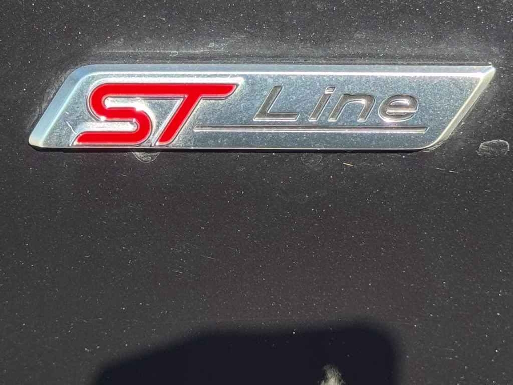 2024 Agate Black Metallic Ford Escape Hybrid ST-Line FWD SUV