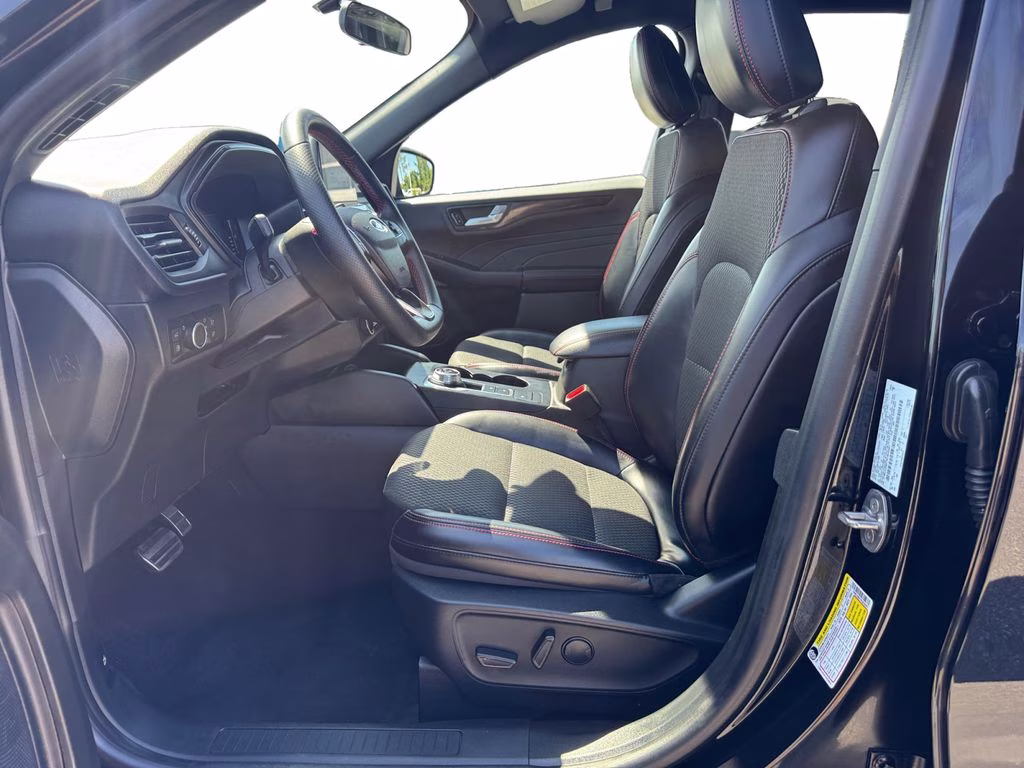2024 Agate Black Metallic Ford Escape Hybrid ST-Line FWD SUV