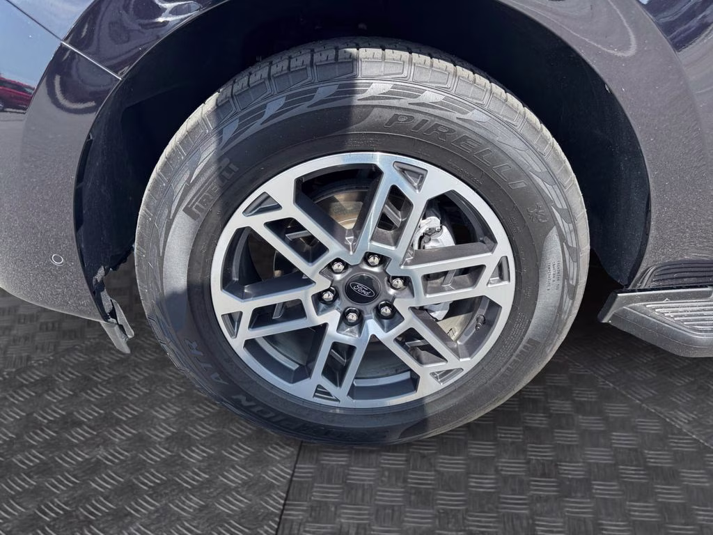 2025 Agate Black Metallic Ford Expedition Max Active 4X4 SUV