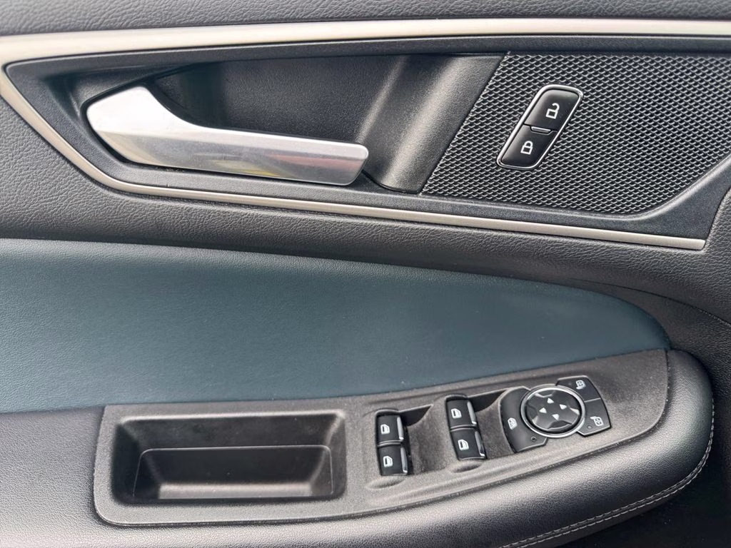 2023 Agate Black Metallic Ford Edge SEL AWD SUV