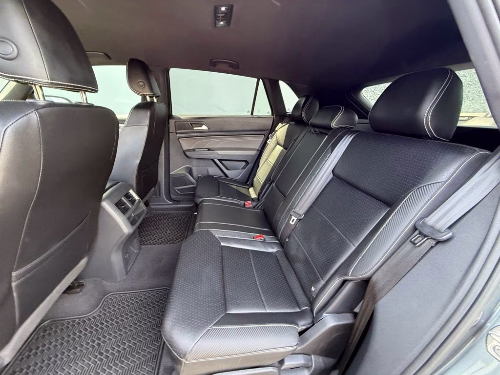 2023 Platinum Gray Metallic Volkswagen Atlas Cross Sport 2.0T SE AWD SUV