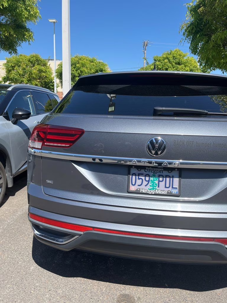 2023 Platinum Gray Metallic Volkswagen Atlas Cross Sport 2.0T SE AWD SUV