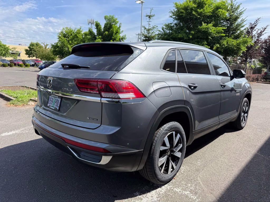 2023 Platinum Gray Metallic Volkswagen Atlas Cross Sport 2.0T SE AWD SUV
