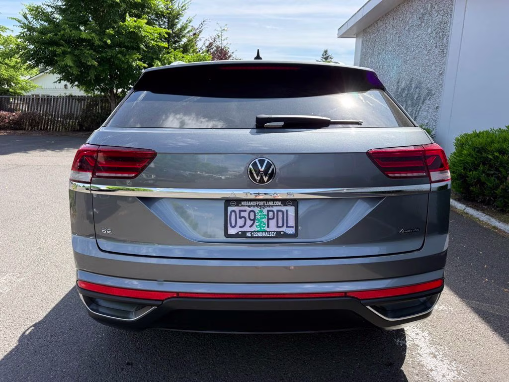 2023 Platinum Gray Metallic Volkswagen Atlas Cross Sport 2.0T SE AWD SUV