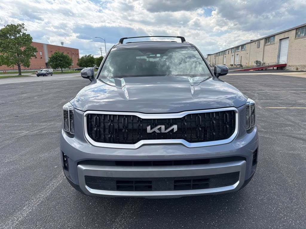 2023 Everlasting Silver Kia Telluride EX AWD SUV