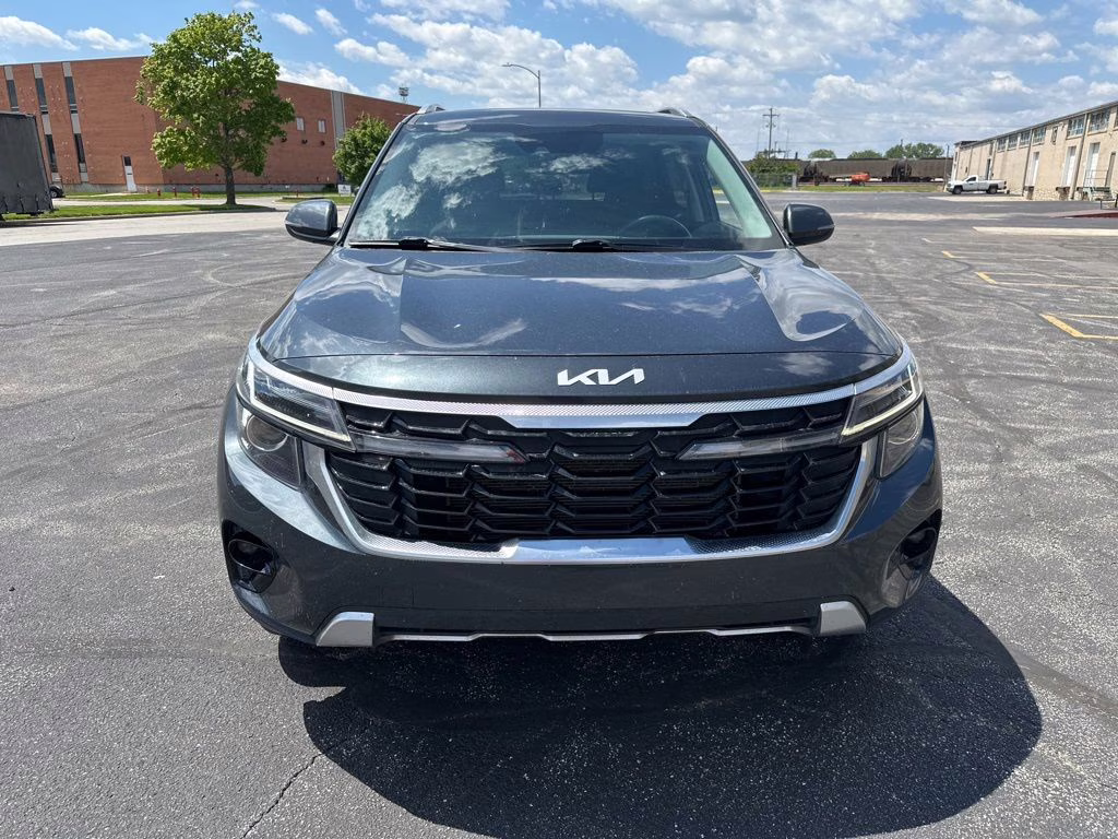 2024 Gravity Gray Kia Seltos EX AWD SUV
