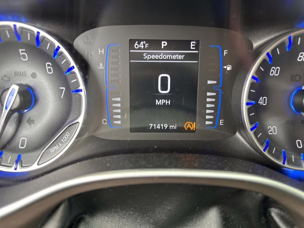 2019 Granite Crystal Metallic Clearcoat Chrysler Pacifica Touring L FWD Van
