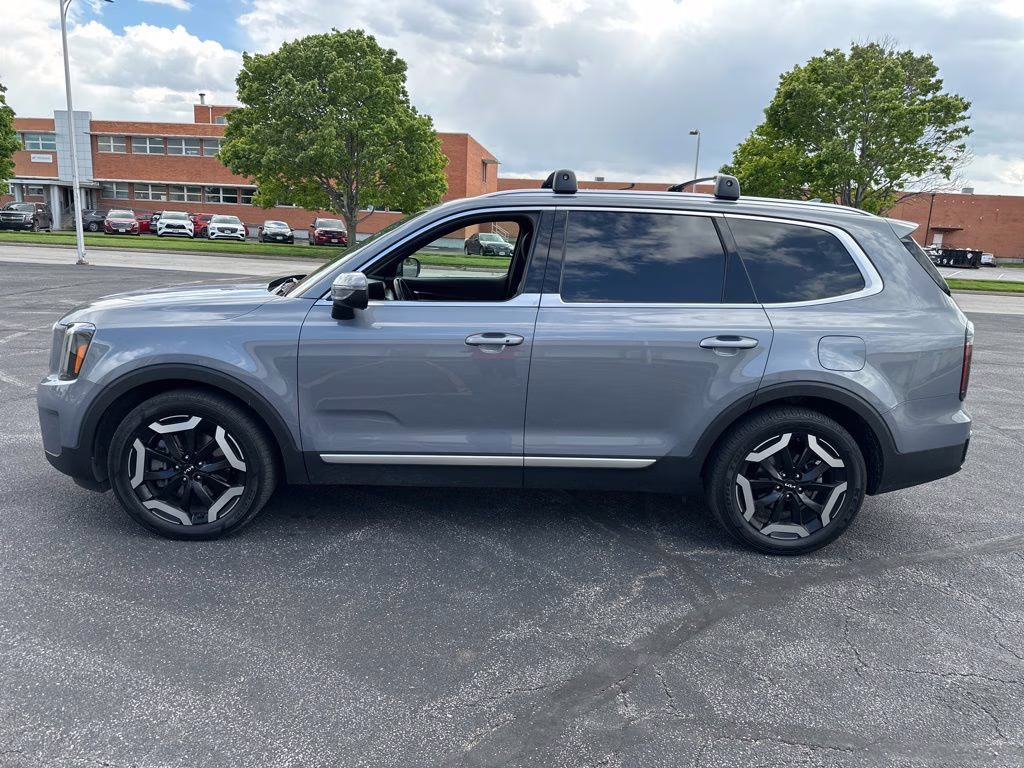 2023 Everlasting Silver Kia Telluride EX AWD SUV